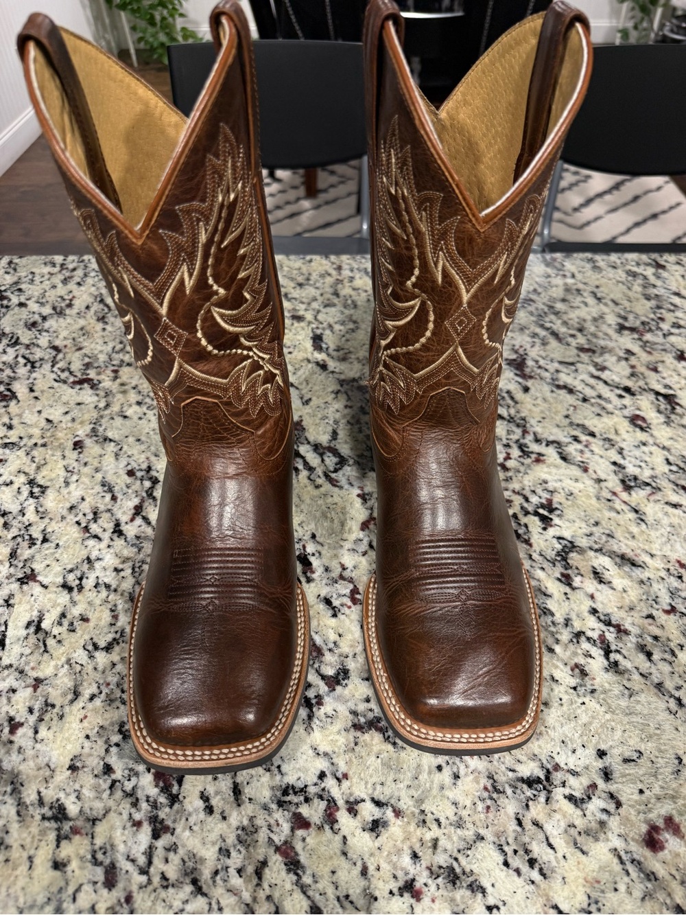 Men's Cody James Brown Leather Cowboy Boots. Size 8EE - Picture 2 of 5